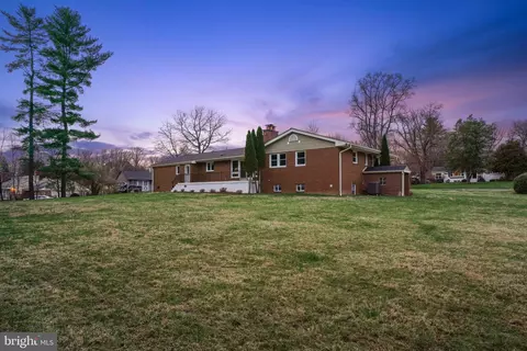 Exterior - 1800 Gayfields Dr, Silver Spring, MD 20906 photo 10 of 10
