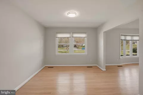 Living - 1800 Gayfields Dr, Silver Spring, MD 20906 photo 4 of 10