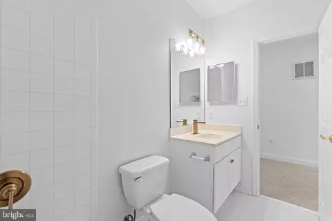 Bath - 16809 Harbour Town, Ashton, MD 20861 photo 8 of 8