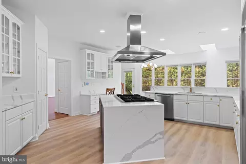 Kitchen - 16809 Harbour Town, Ashton, MD 20861 photo 4 of 6