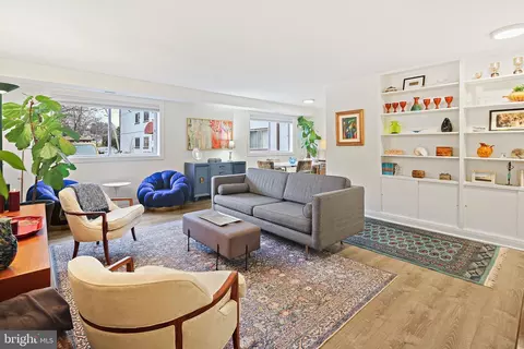 3355 University Blvd W #T-2, Kensington, MD 20895