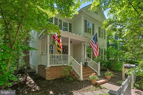 211 Holmard St, Gaithersburg, MD 20878