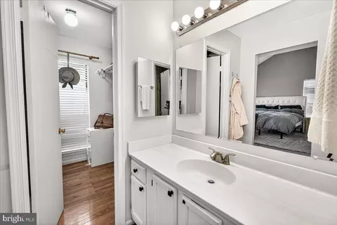 Bath - 1520 Ingram Ter, Silver Spring, MD 20906 photo 4 of 7