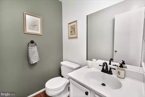 Bath - 1520 Ingram Ter, Silver Spring, MD 20906 photo 2 of 7