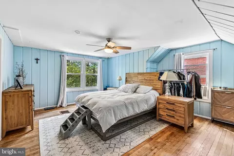Bedroom - 10419 Huntley Ave, Silver Spring, MD 20902 photo 3 of 8