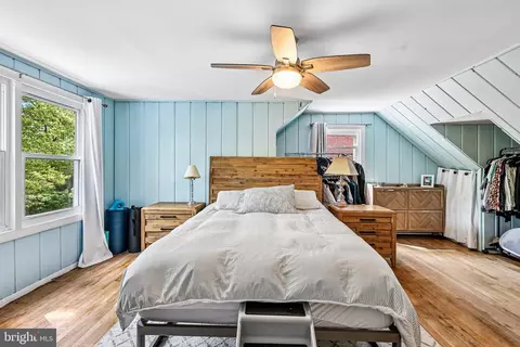 Bedroom - 10419 Huntley Ave, Silver Spring, MD 20902 photo 6 of 8