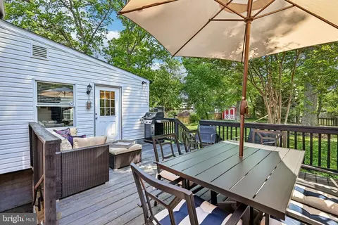 Exterior - 10419 Huntley Ave, Silver Spring, MD 20902 photo 5 of 9