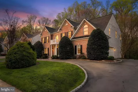 15816 Thistlebridge Dr, Rockville, MD 20853