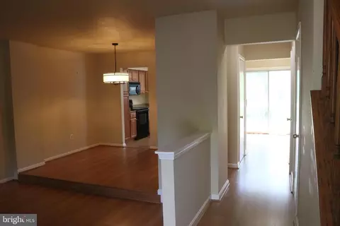 Entry Way - 17 Habersham Ct, Silver Spring, MD 20906 photo 3 of 6