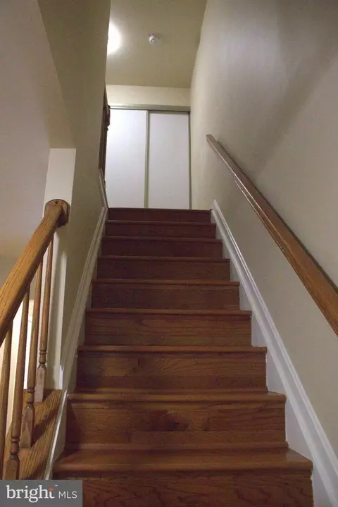 Entry Way - 17 Habersham Ct, Silver Spring, MD 20906 photo 5 of 6