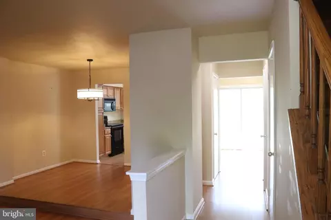 Entry Way - 17 Habersham Ct, Silver Spring, MD 20906 photo 4 of 6