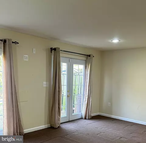 Living - 17 Habersham Ct, Silver Spring, MD 20906 photo 5 of 5