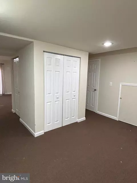 Entry Way - 17 Habersham Ct, Silver Spring, MD 20906 photo 6 of 6