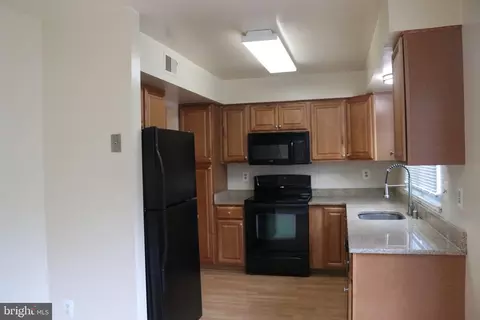 Kitchen - 17 Habersham Ct, Silver Spring, MD 20906 photo 2 of 3