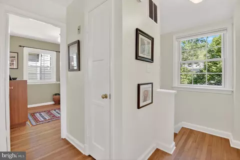 Entry Way - 203 Baden St, Silver Spring, MD 20901 photo 4 of 5