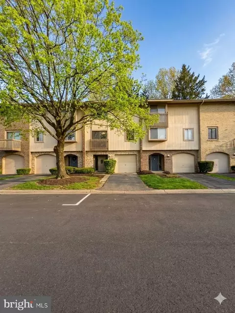 19528 Brassie Pl #13G, Montgomery Village, MD 20886