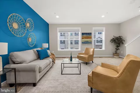 Living - 15610 Steamboat Way, Silver Spring, MD 20906 photo 2 of 4