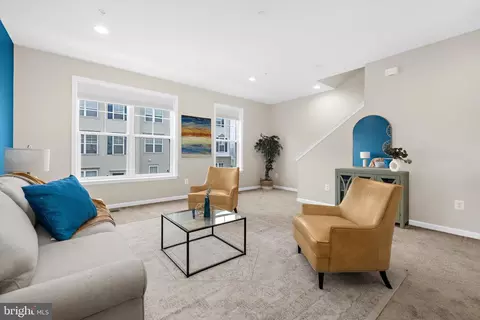 Living - 15610 Steamboat Way, Silver Spring, MD 20906 photo 3 of 4