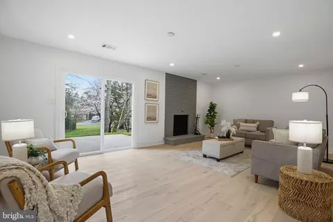 Living - 14828 Fireside Dr, Silver Spring, MD 20905 photo 4 of 5