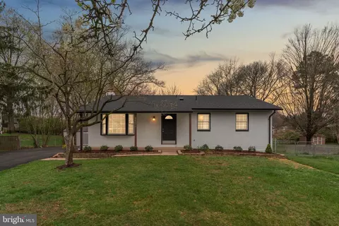24320 Log House Rd, Gaithersburg, MD 20882