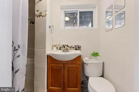 Bath - 2600 Arcola Ave, Silver Spring, MD 20902 photo 1 of 3