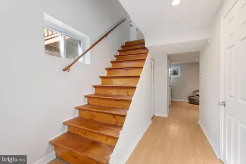 Entry Way - 2600 Arcola Ave, Silver Spring, MD 20902 photo 2 of 4
