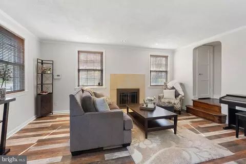 Living - 2600 Arcola Ave, Silver Spring, MD 20902 photo 1 of 2