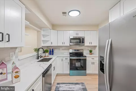 12057 Crimson Ln #198, Silver Spring, MD 20904