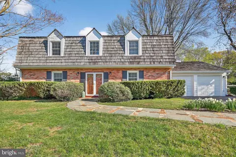 3713 King William Dr, Olney, MD 20832