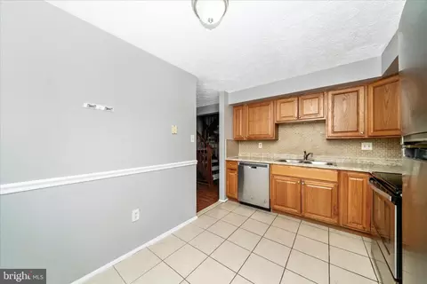Entry Way - 3749 Castle Ter #121-14, Silver Spring, MD 20904 photo 5 of 7