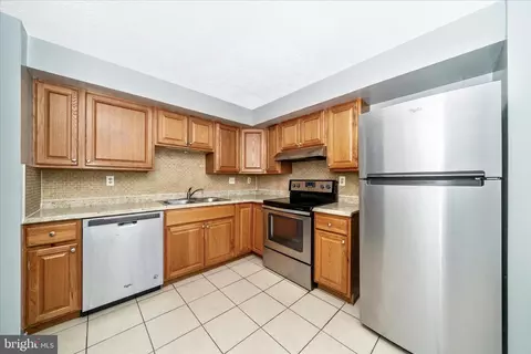 Kitchen - 3749 Castle Ter #121-14, Silver Spring, MD 20904 photo 2 of 4