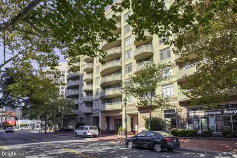 4801 Fairmont Ave #904, Bethesda, MD 20814
