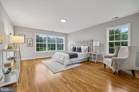Bedroom - 21712 Slidell Rd, Boyds, MD 20841 photo 3 of 3