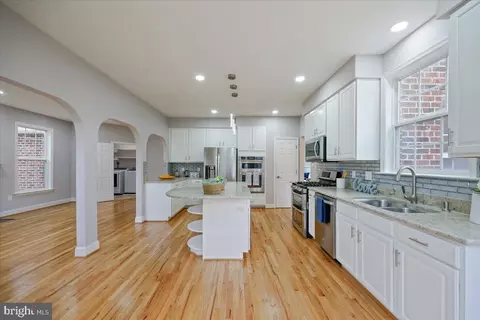Kitchen - 21712 Slidell Rd, Boyds, MD 20841 photo 3 of 4