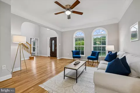 Living - 21712 Slidell Rd, Boyds, MD 20841 photo 3 of 6