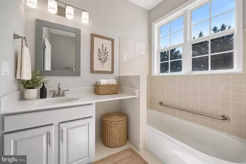 Bath - 21712 Slidell Rd, Boyds, MD 20841 photo 2 of 2