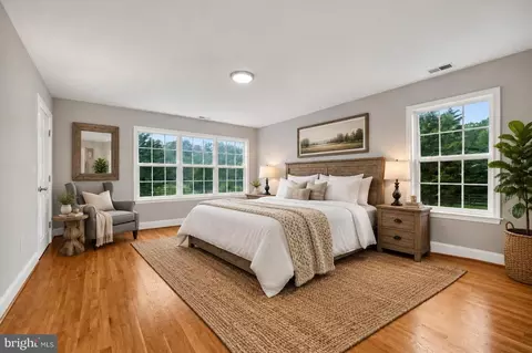 Bedroom - 21712 Slidell Rd, Boyds, MD 20841 photo 3 of 4