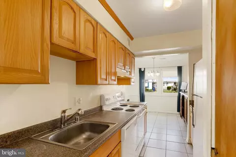 Kitchen - 17413 Hoskinson Rd, Poolesville, MD 20837 photo 1 of 3