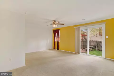 Living - 17413 Hoskinson Rd, Poolesville, MD 20837 photo 1 of 2