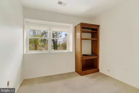 Bedroom - 17413 Hoskinson Rd, Poolesville, MD 20837 photo 3 of 3