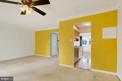 Living - 17413 Hoskinson Rd, Poolesville, MD 20837 photo 2 of 2