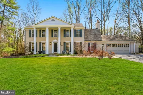 10300 Crown Point Ct, Potomac, MD 20854