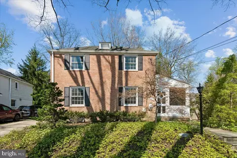 7910 Kentbury Dr, Bethesda, MD 20814