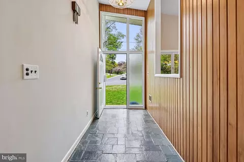 Entry Way - 10316 Burnt Ember Dr, Silver Spring, MD 20903 photo 2 of 5
