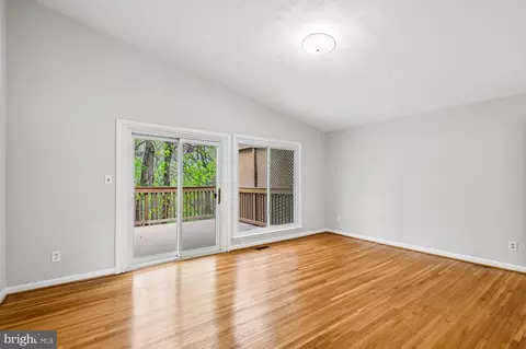 Living - 10316 Burnt Ember Dr, Silver Spring, MD 20903 photo 9 of 11