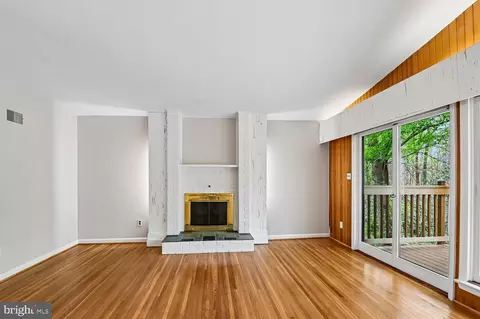 Living - 10316 Burnt Ember Dr, Silver Spring, MD 20903 photo 3 of 11