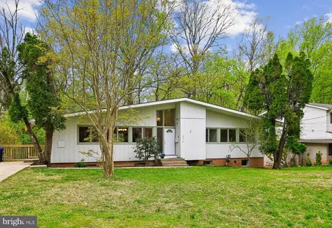 Exterior - 10316 Burnt Ember Dr, Silver Spring, MD 20903 photo 3 of 13