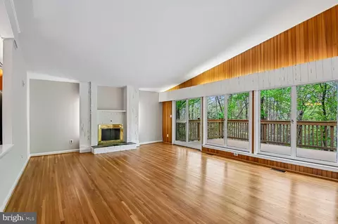 Living - 10316 Burnt Ember Dr, Silver Spring, MD 20903 photo 1 of 11