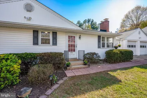 Exterior - 10508 Sweepstakes Rd, Damascus, MD 20872 photo 2 of 7