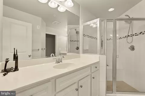 Bath - 12613 Macaulay St, Silver Spring, MD 20906 photo 2 of 4